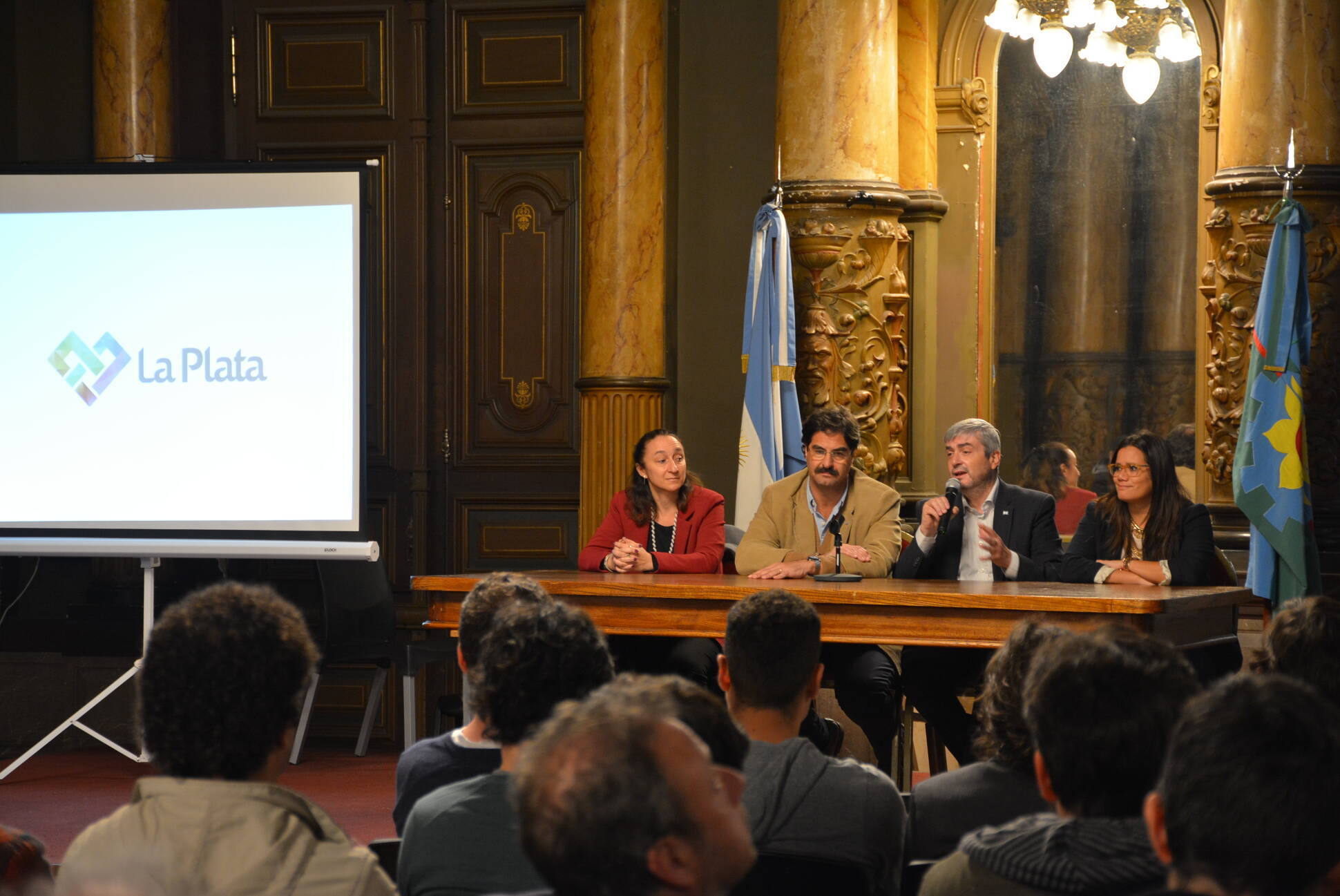 Los gobiernos de la Nación y bonaerense presentaron un proyecto de apoyo al sector PyME cervecero