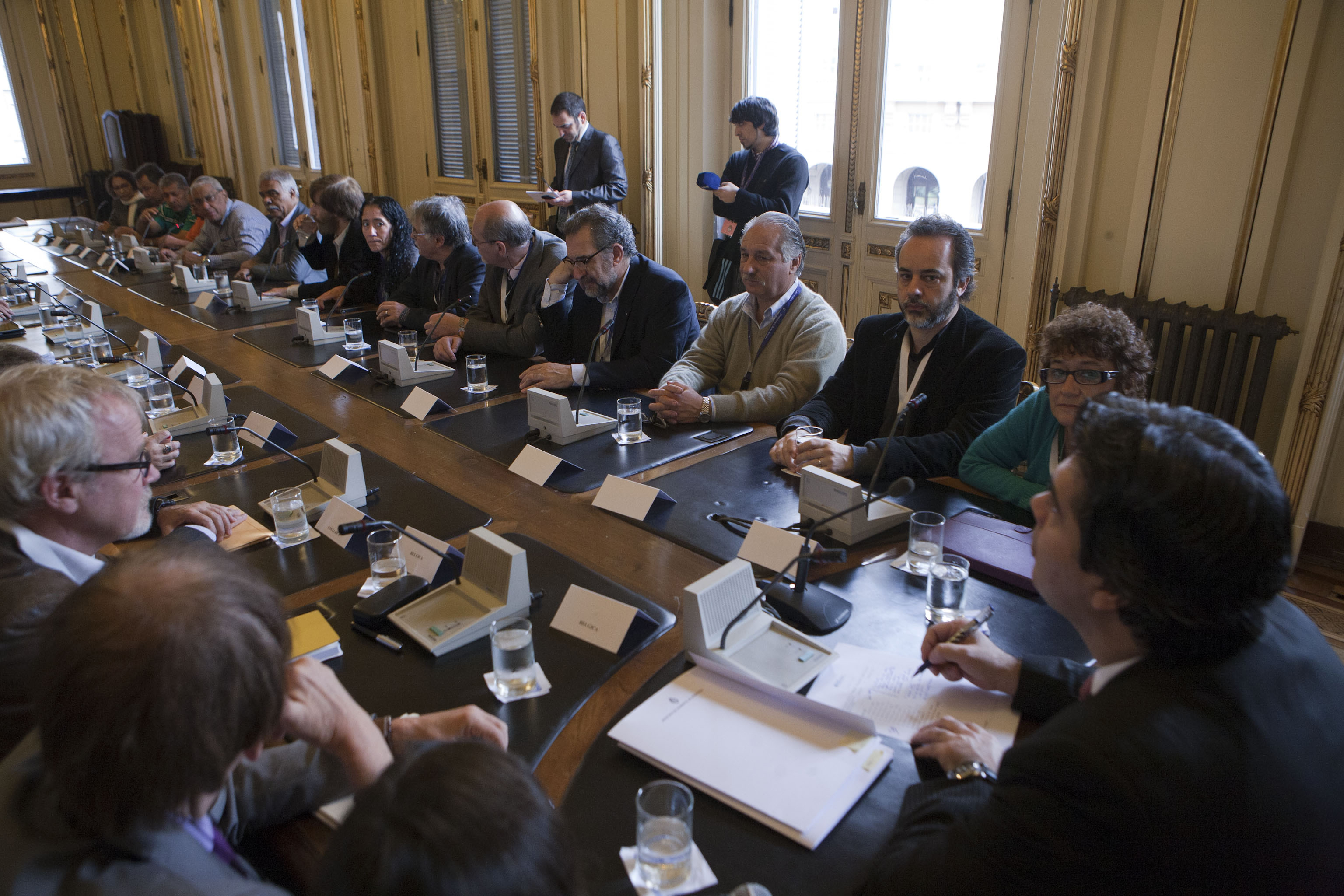 El jefe de Gabinete se reunió  con referentes de la Internacional de la Educación, en Casa Rosada