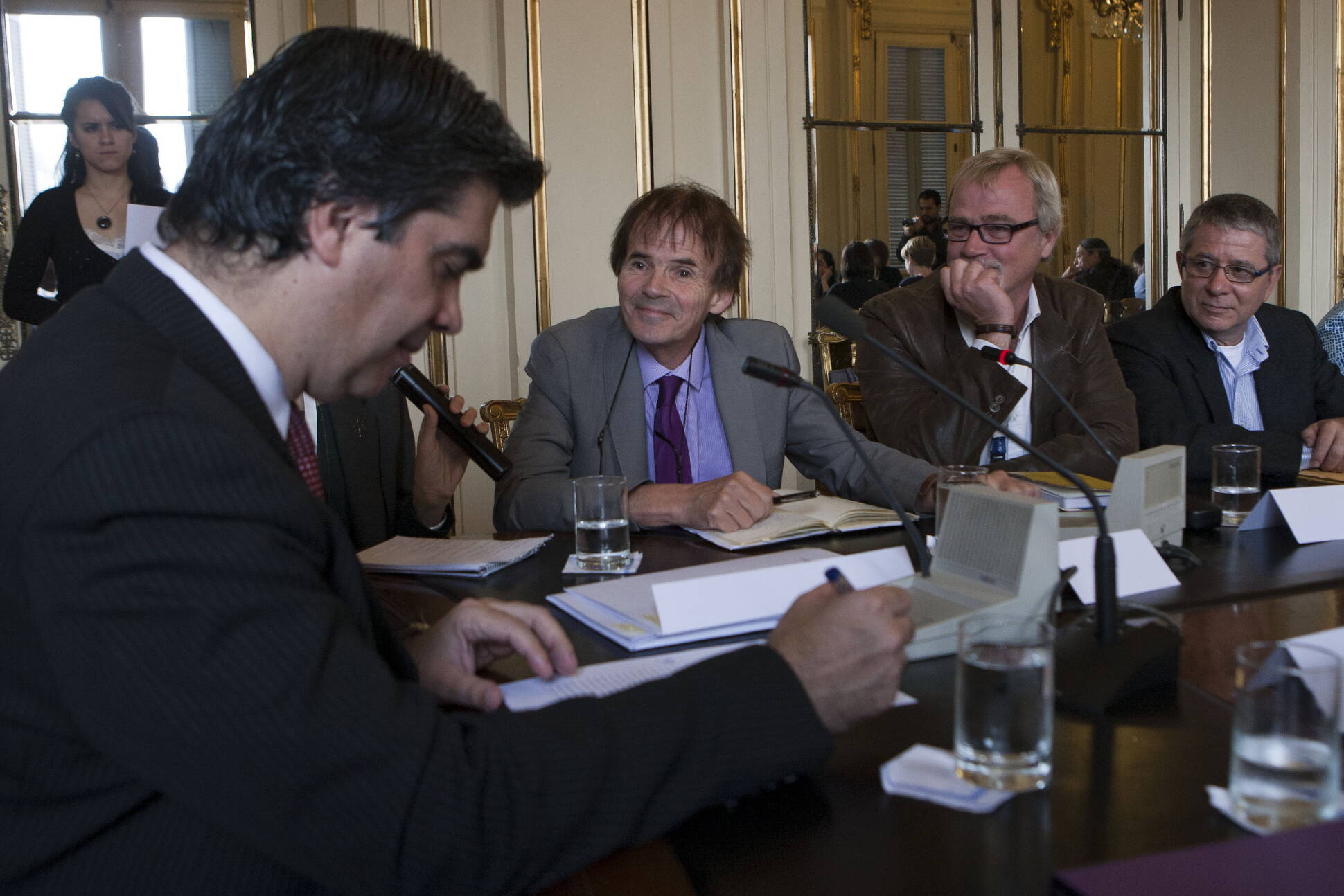 El jefe de Gabinete se reunió con referentes de la Internacional de la Educación, en Casa Rosada