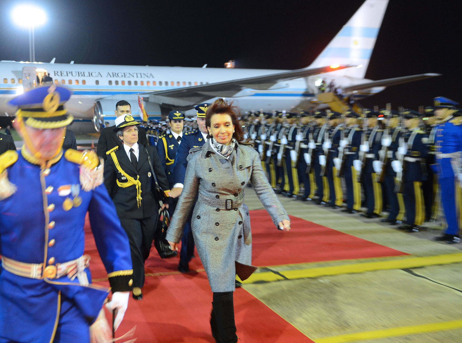 La Presidenta arribó a Paraguay en visita oficial