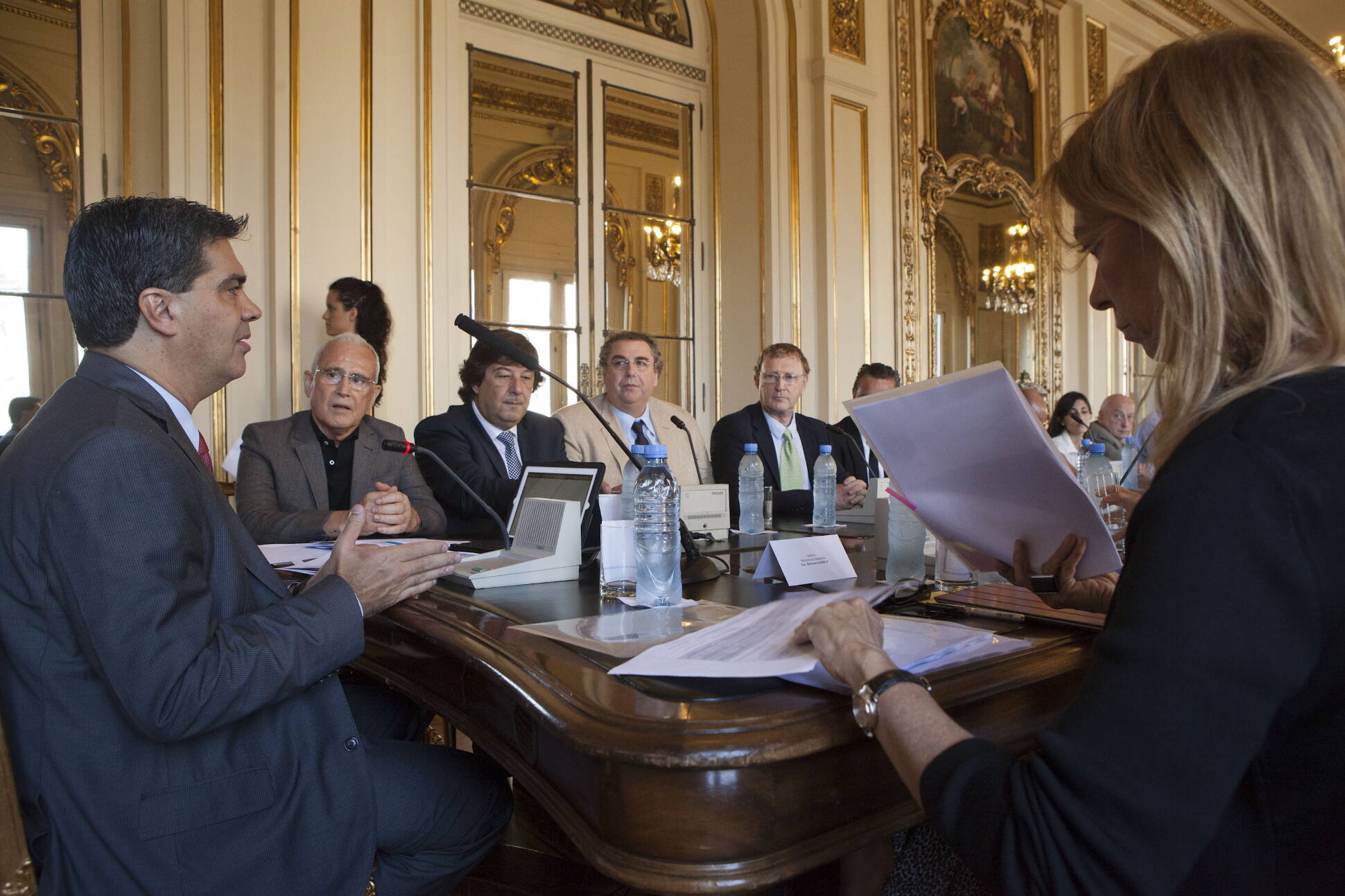 El jefe de Gabinete se reunió con representantes de cámaras textiles 