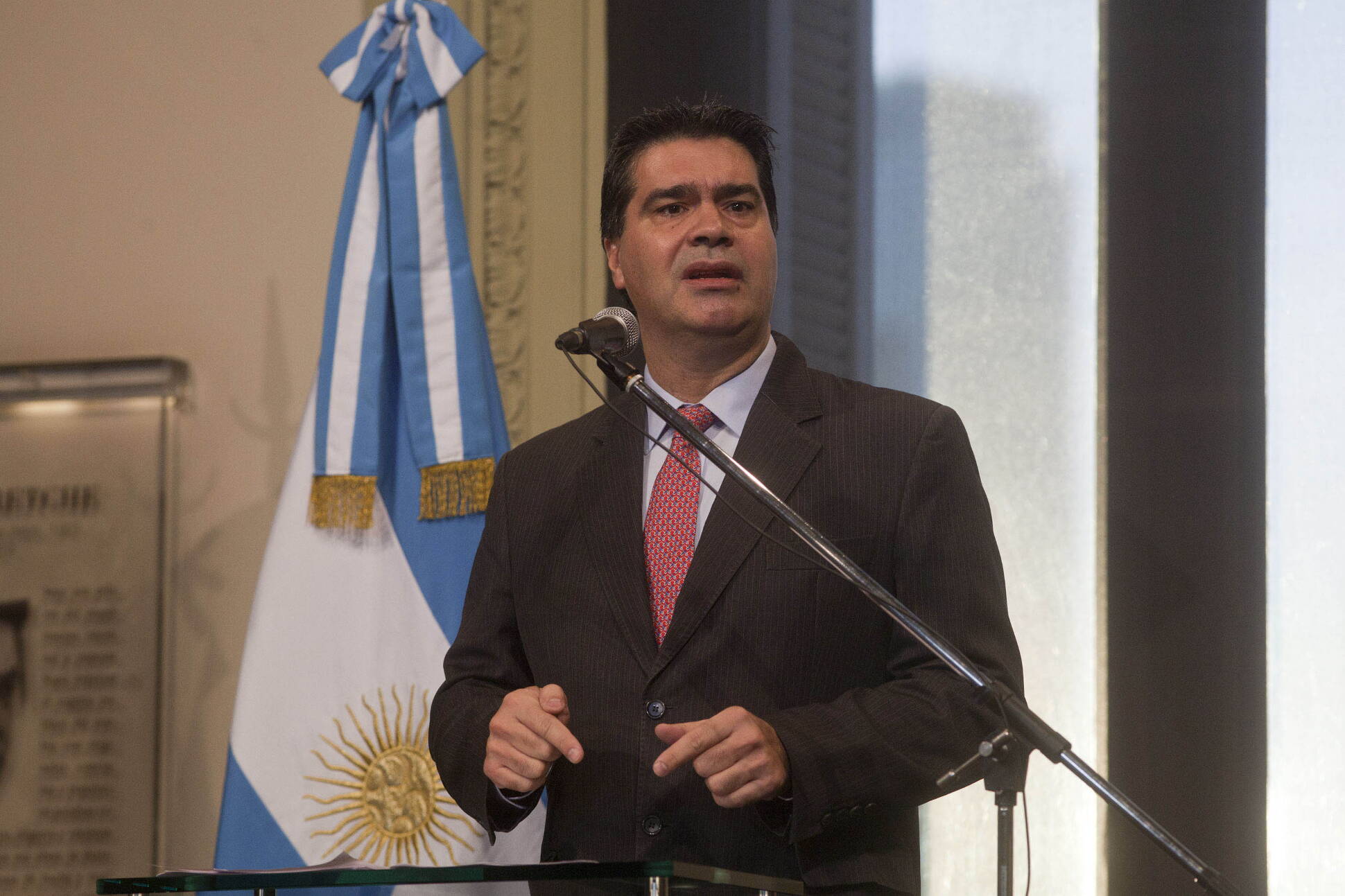 Capitanich: Argentina paga y cumple con sus obligaciones
