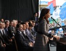 “Solamente sirve crecer, cuando se crece con la gente adentro”, afirmó la Presidenta al inaugurar viviendas en Ezeiza