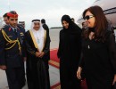 La Jefa de Estado arribó a Emiratos Árabes Unidos, en el comienzo de su gira por países asiáticos
