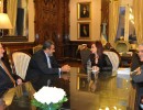 La jefa de Estado recibió al empresario chileno Luksic