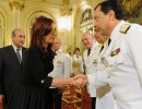 La jefa de Estado encabezó la ceremonia de ascenso de oficiales de las Fuerzas Armadas
